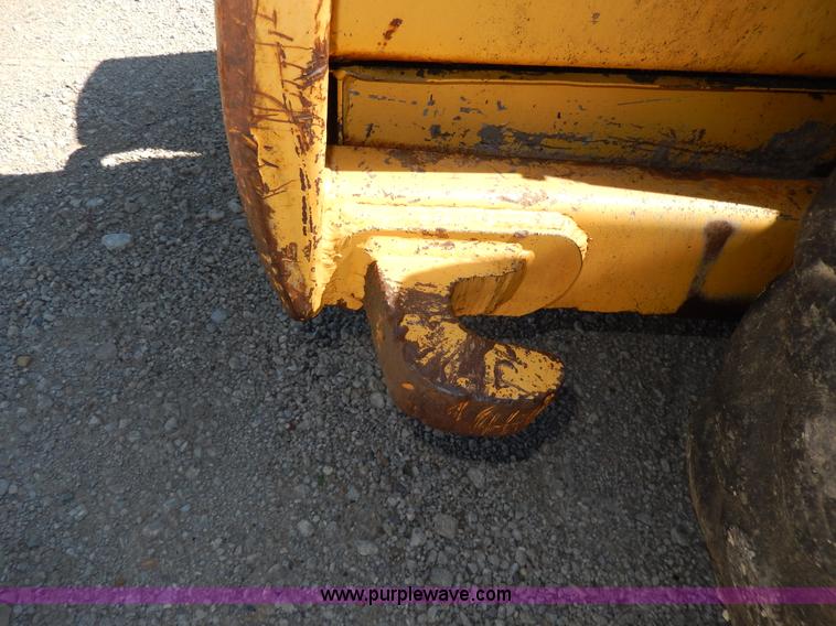 image for item D8170 1976 Caterpillar 613B scraper