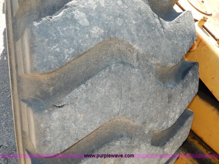 image for item D8170 1976 Caterpillar 613B scraper