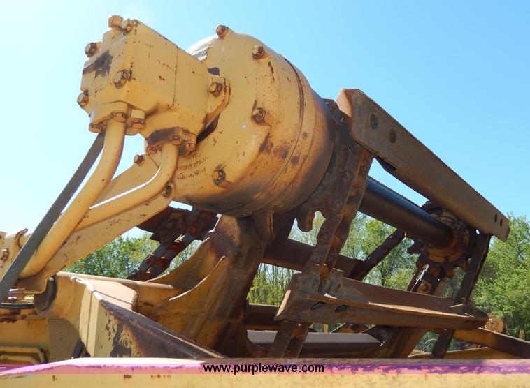 image for item D8170 1976 Caterpillar 613B scraper