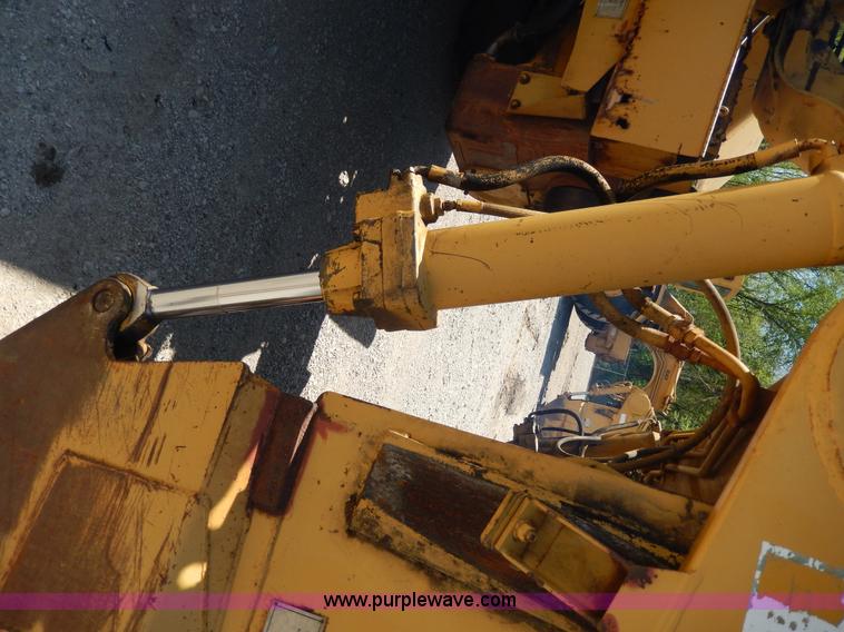 image for item D8170 1976 Caterpillar 613B scraper