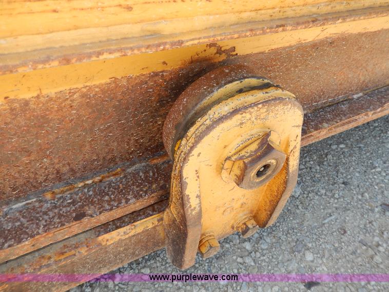 image for item D8170 1976 Caterpillar 613B scraper