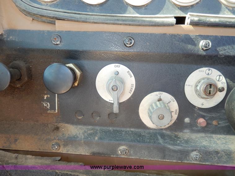 image for item D8171 1979 Caterpillar 613B scraper