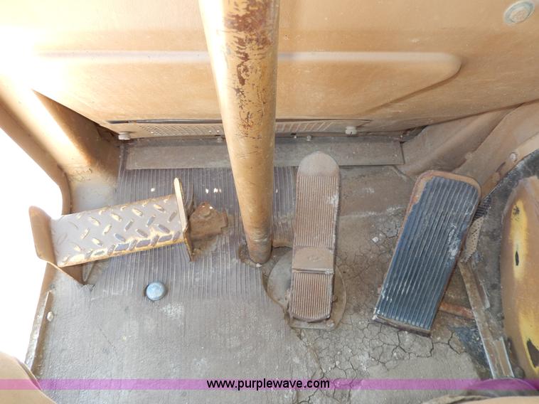 image for item D8171 1979 Caterpillar 613B scraper