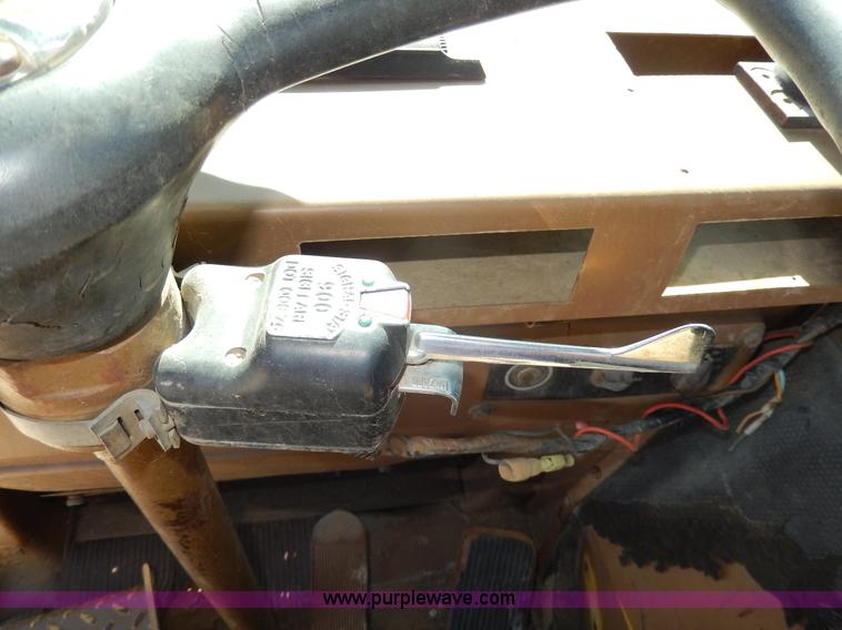 image for item D8171 1979 Caterpillar 613B scraper