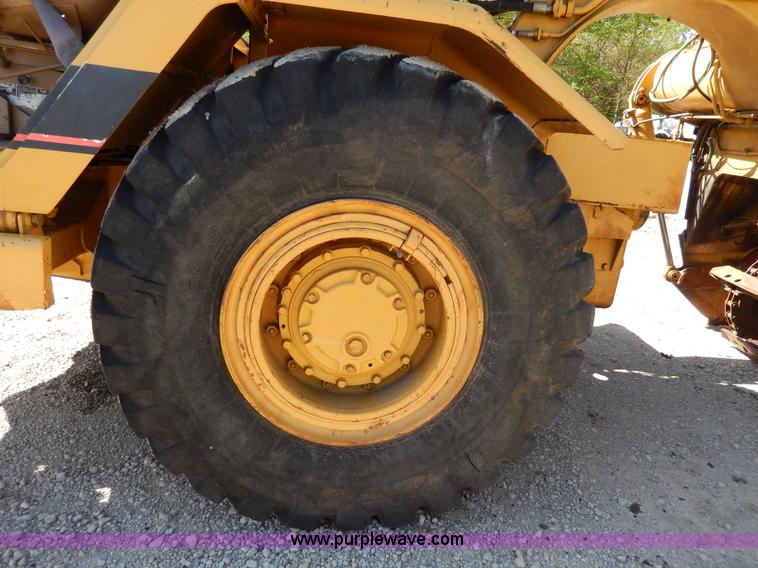 image for item D8171 1979 Caterpillar 613B scraper
