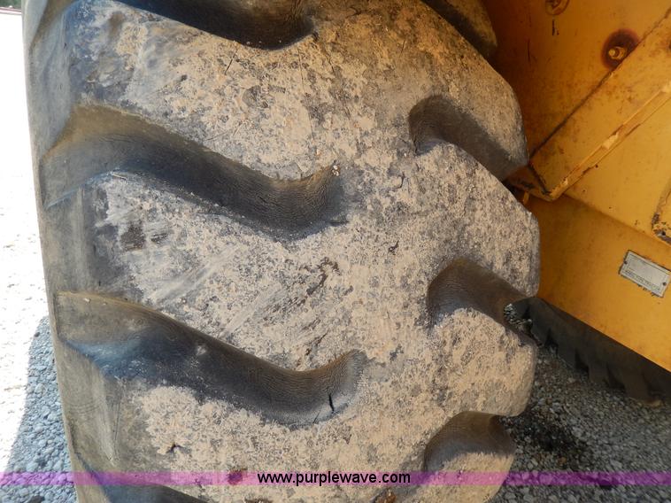 image for item D8171 1979 Caterpillar 613B scraper