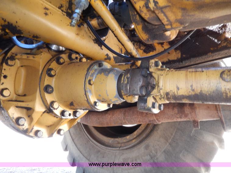 image for item D8171 1979 Caterpillar 613B scraper