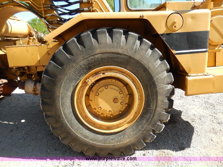 image for item D8171 1979 Caterpillar 613B scraper