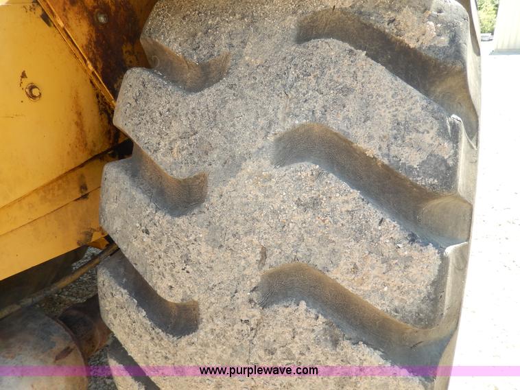 image for item D8171 1979 Caterpillar 613B scraper