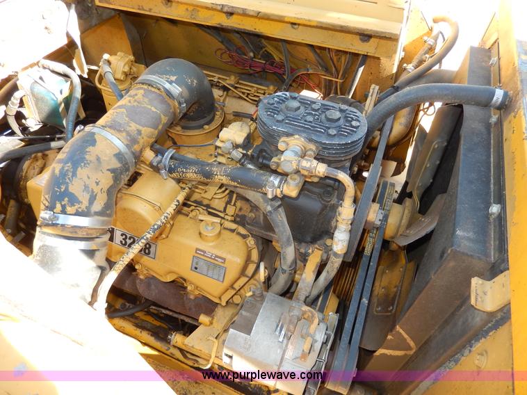 image for item D8171 1979 Caterpillar 613B scraper