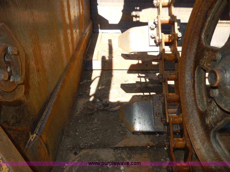 image for item D8171 1979 Caterpillar 613B scraper