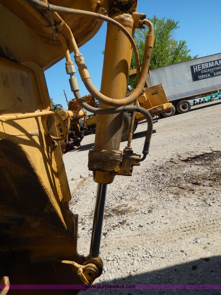 image for item D8171 1979 Caterpillar 613B scraper