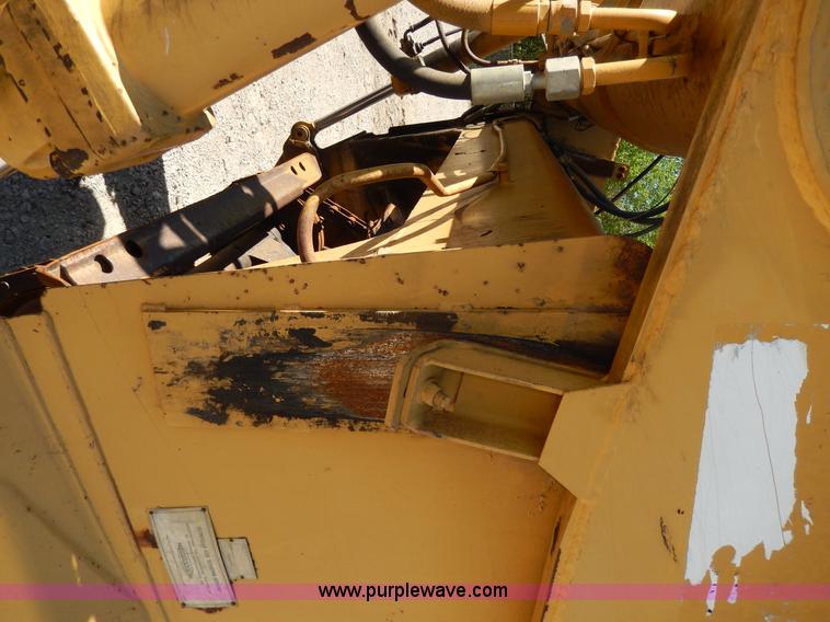 image for item D8171 1979 Caterpillar 613B scraper