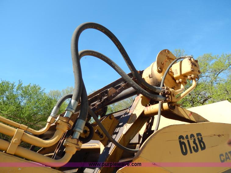 image for item D8171 1979 Caterpillar 613B scraper