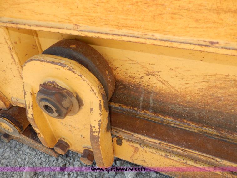 image for item D8171 1979 Caterpillar 613B scraper