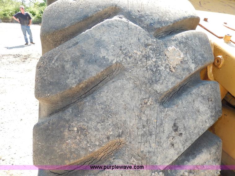 image for item D8171 1979 Caterpillar 613B scraper