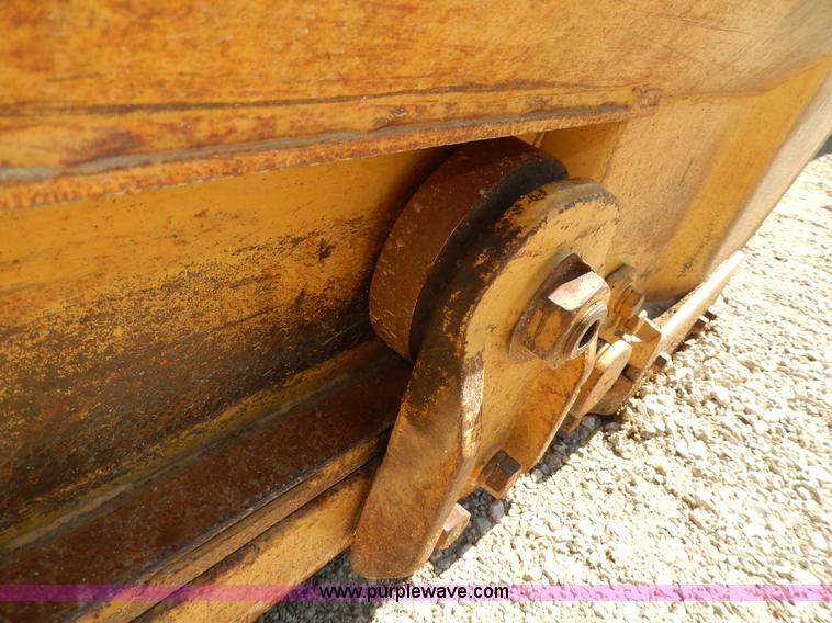 image for item D8171 1979 Caterpillar 613B scraper