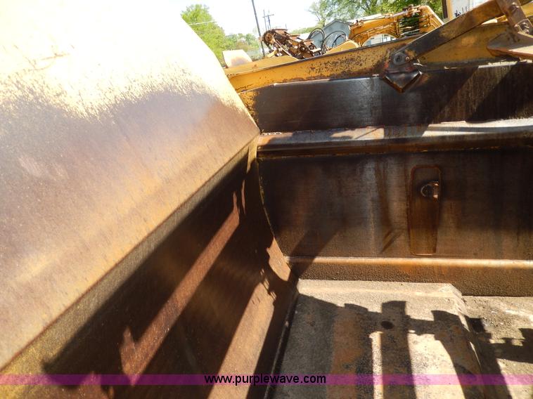 image for item D8171 1979 Caterpillar 613B scraper