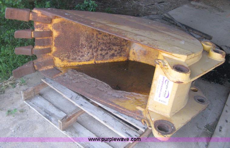 image for item D8331 24" excavator bucket