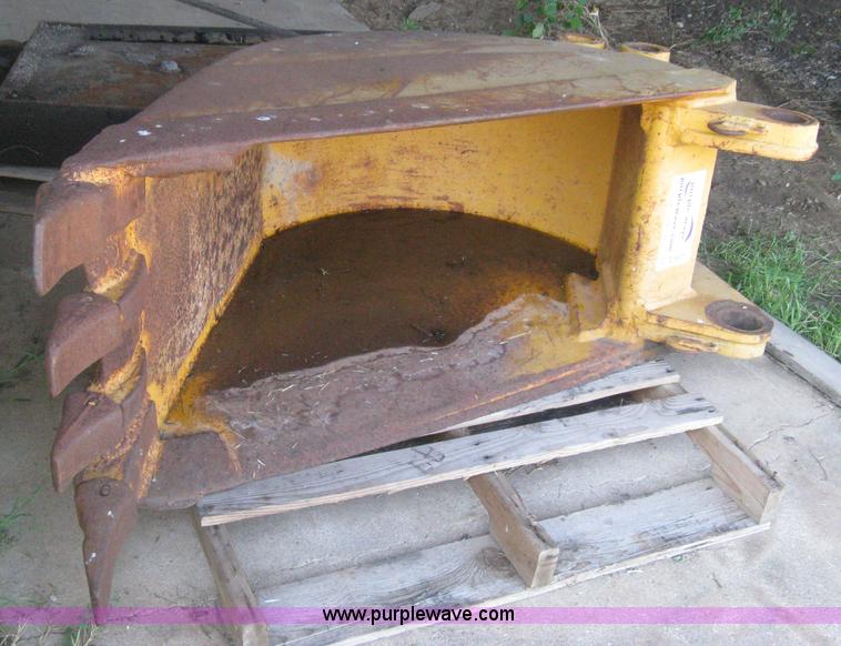 image for item D8331 24" excavator bucket