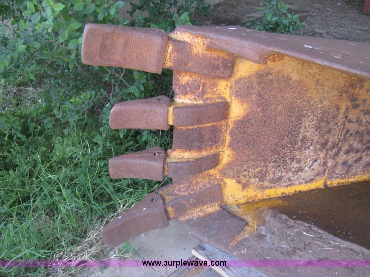 image for item D8331 24" excavator bucket