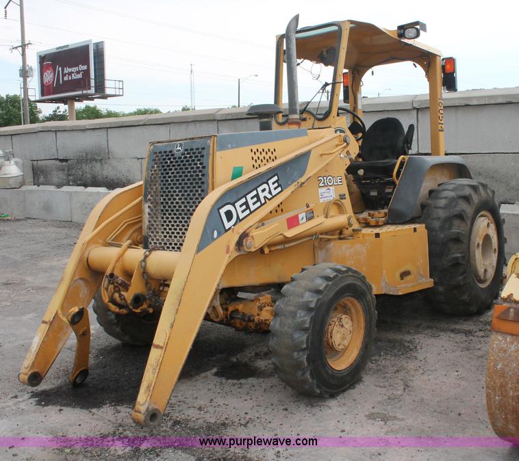 image for item D8339 2005 John Deere 210LE landscape loader