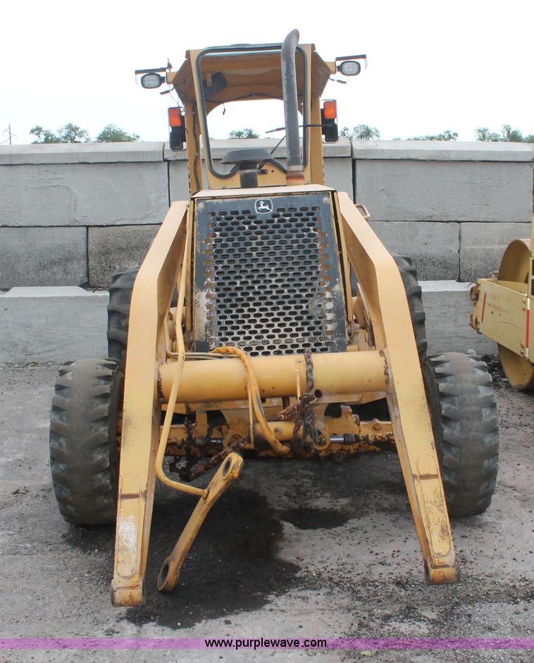 image for item D8339 2005 John Deere 210LE landscape loader