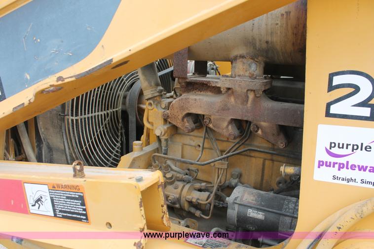 image for item D8339 2005 John Deere 210LE landscape loader