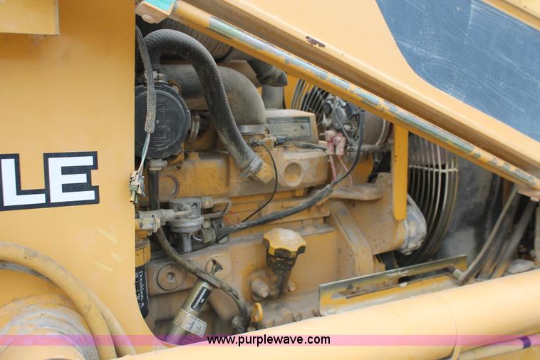 image for item D8339 2005 John Deere 210LE landscape loader