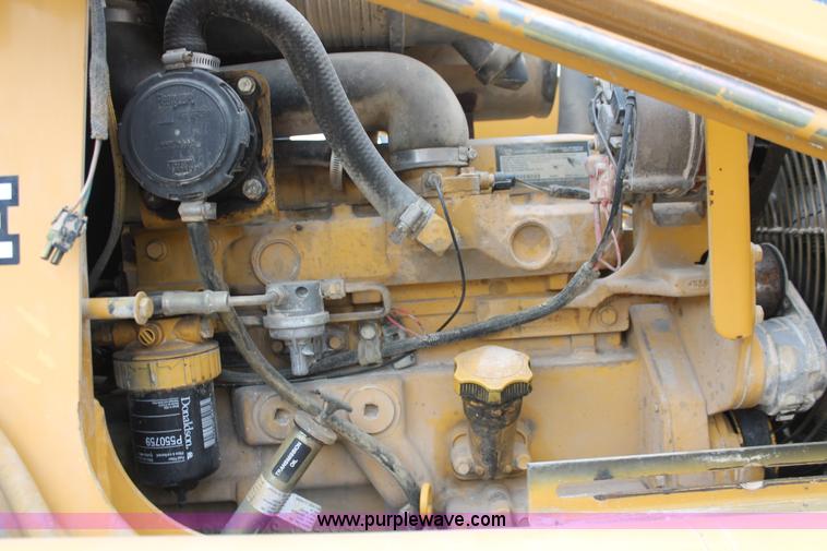 image for item D8339 2005 John Deere 210LE landscape loader