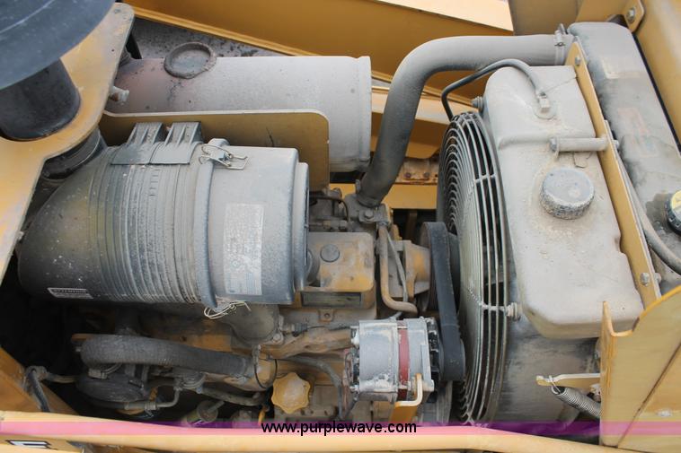 image for item D8339 2005 John Deere 210LE landscape loader