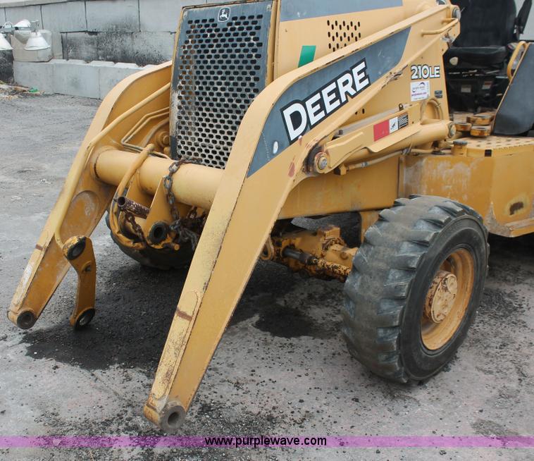 image for item D8339 2005 John Deere 210LE landscape loader