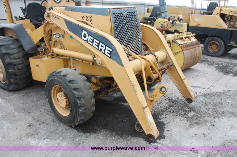 image for item D8339 2005 John Deere 210LE landscape loader