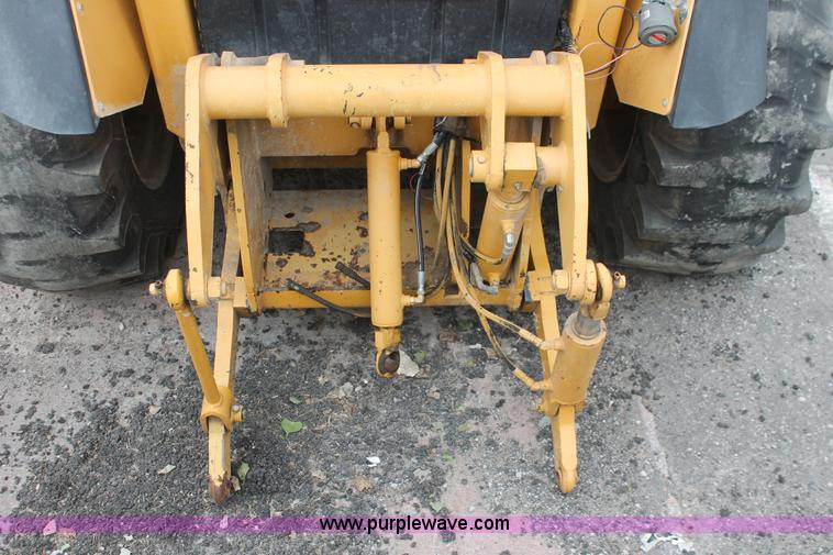 image for item D8339 2005 John Deere 210LE landscape loader