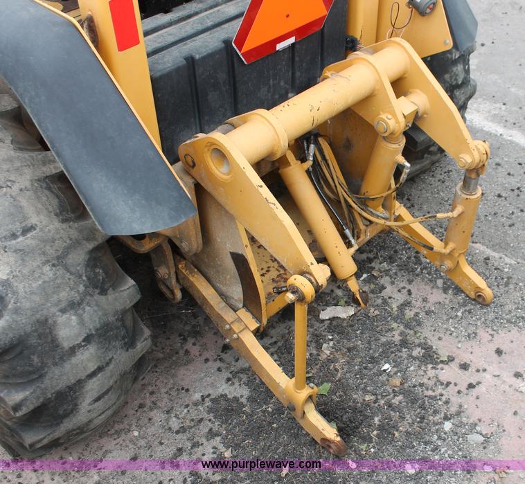 image for item D8339 2005 John Deere 210LE landscape loader