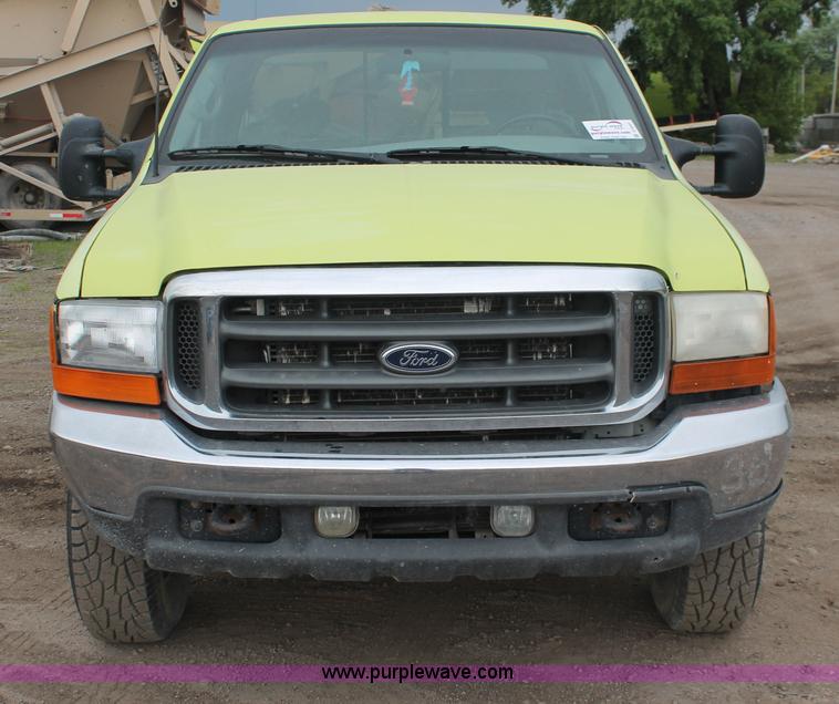 image for item D8341 2001 Ford F250 Super Duty XLT SuperCab pickup truck