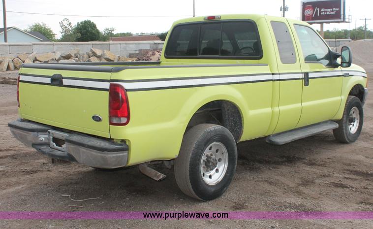 image for item D8341 2001 Ford F250 Super Duty XLT SuperCab pickup truck