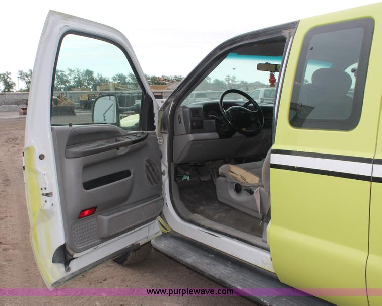 image for item D8341 2001 Ford F250 Super Duty XLT SuperCab pickup truck