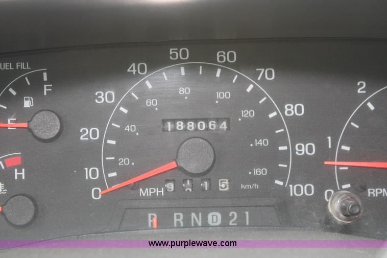 image for item D8341 2001 Ford F250 Super Duty XLT SuperCab pickup truck