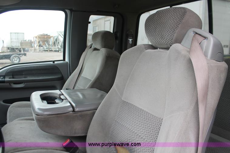 image for item D8341 2001 Ford F250 Super Duty XLT SuperCab pickup truck