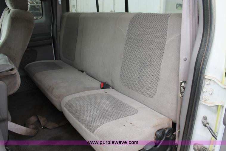 image for item D8341 2001 Ford F250 Super Duty XLT SuperCab pickup truck