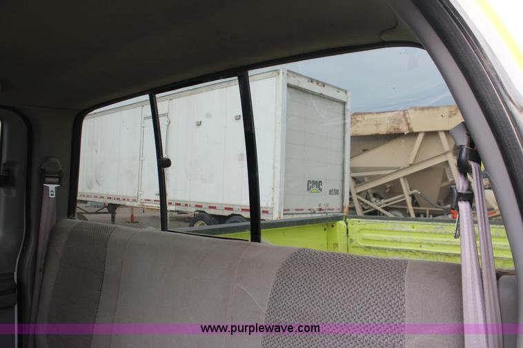 image for item D8341 2001 Ford F250 Super Duty XLT SuperCab pickup truck