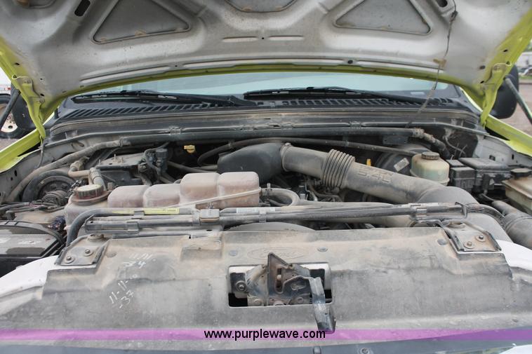 image for item D8341 2001 Ford F250 Super Duty XLT SuperCab pickup truck