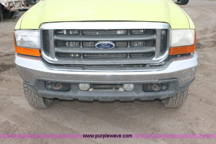 image for item D8341 2001 Ford F250 Super Duty XLT SuperCab pickup truck