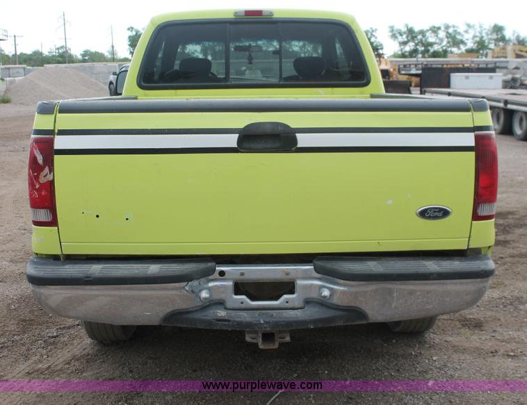 image for item D8341 2001 Ford F250 Super Duty XLT SuperCab pickup truck