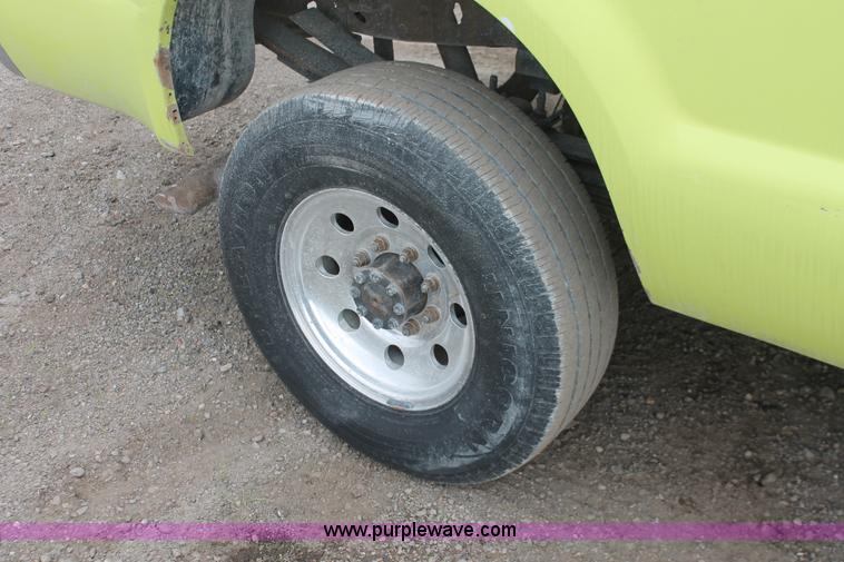 image for item D8341 2001 Ford F250 Super Duty XLT SuperCab pickup truck