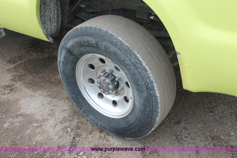 image for item D8341 2001 Ford F250 Super Duty XLT SuperCab pickup truck