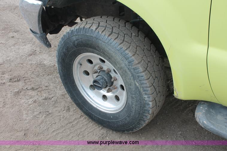 image for item D8341 2001 Ford F250 Super Duty XLT SuperCab pickup truck