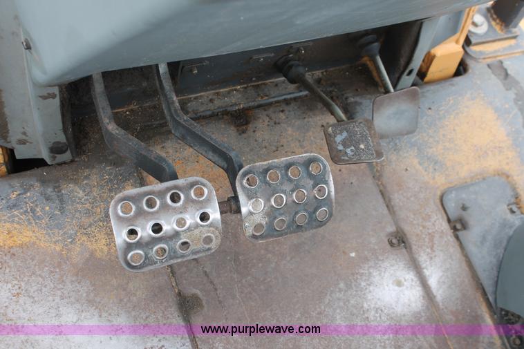 image for item D8342 1996 Case 570L XT Construction King landscape loader