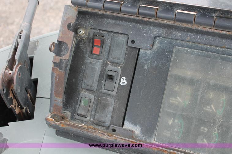 image for item D8342 1996 Case 570L XT Construction King landscape loader